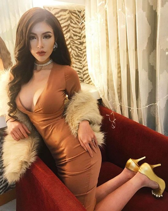 Lưu Trúc Khanh bán nude khoe dáng chuẩn hàng ngon