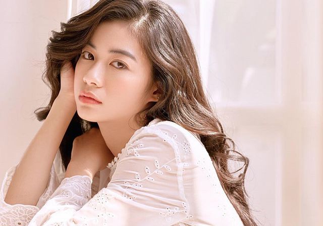 Mê mẩn nhan sắc vạn người mê của hot girl Vi Nguyễn