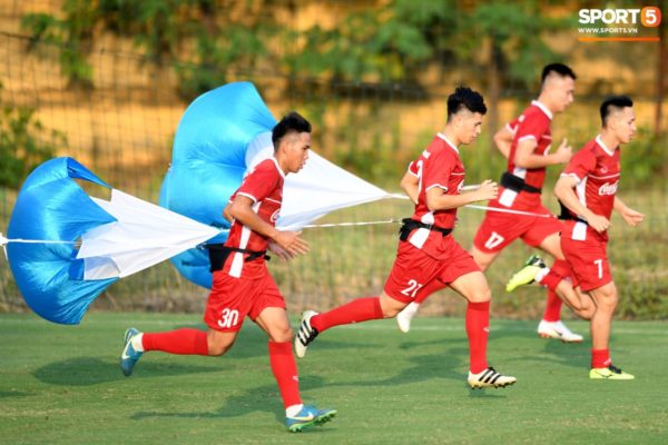 HLV Park ra bài tập lạ cho ĐT Việt Nam trước ngày sang Hàn Quốc