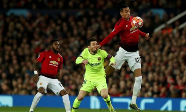 Mourinho nói lời công bằng về pha phạm lỗi của Smalling với Messi