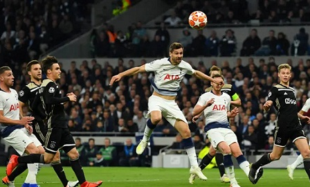 Thiếu chân sút trụ cột, Tottenham thua 0-1 trước Ajax